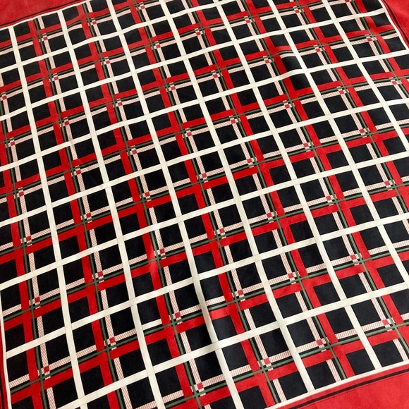 Vintage check silk scarf. - Picture 2 of 9